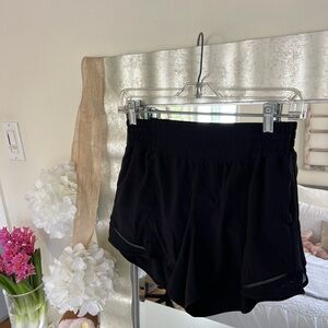 Lululemon Hotty Hot High-Rise Lined Short 4"